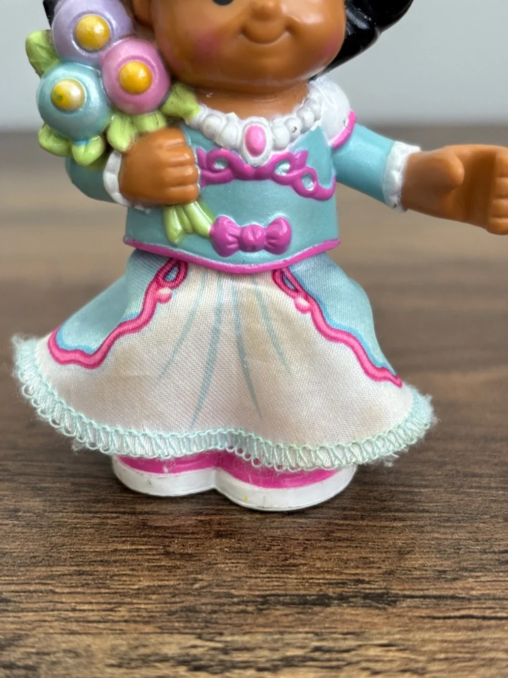Fisher Price Little People Princess Mia Bouquet Flowers Girl Bendable Figure Toy